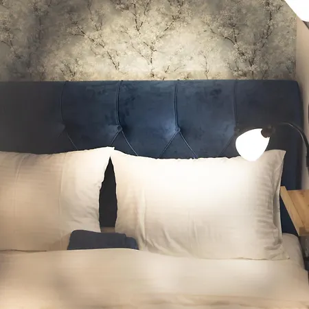 Fit Apartment *